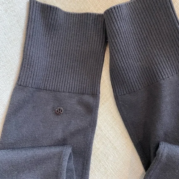 NEW Lululemon convertible Leg Warmers - Picture 4 of 14